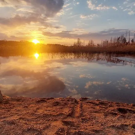 Mummola Neljaen Makuuhuoneen Asunto Laehellae Jokea *