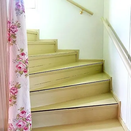 Mummola Neljaen Makuuhuoneen Asunto Laehellae Jokea *