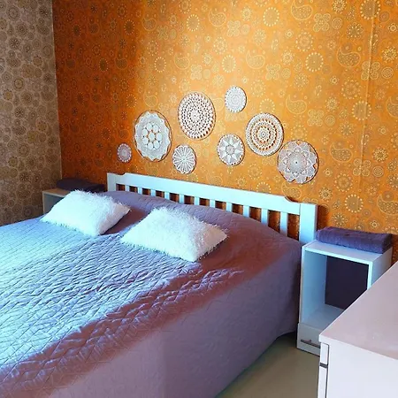 Mummola Neljaen Makuuhuoneen Asunto Laehellae Jokea