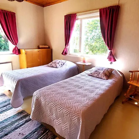 Mummola Neljaen Makuuhuoneen Asunto Laehellae Jokea