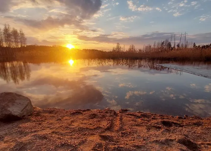 Mummola Neljaen Makuuhuoneen Asunto Laehellae Jokea *